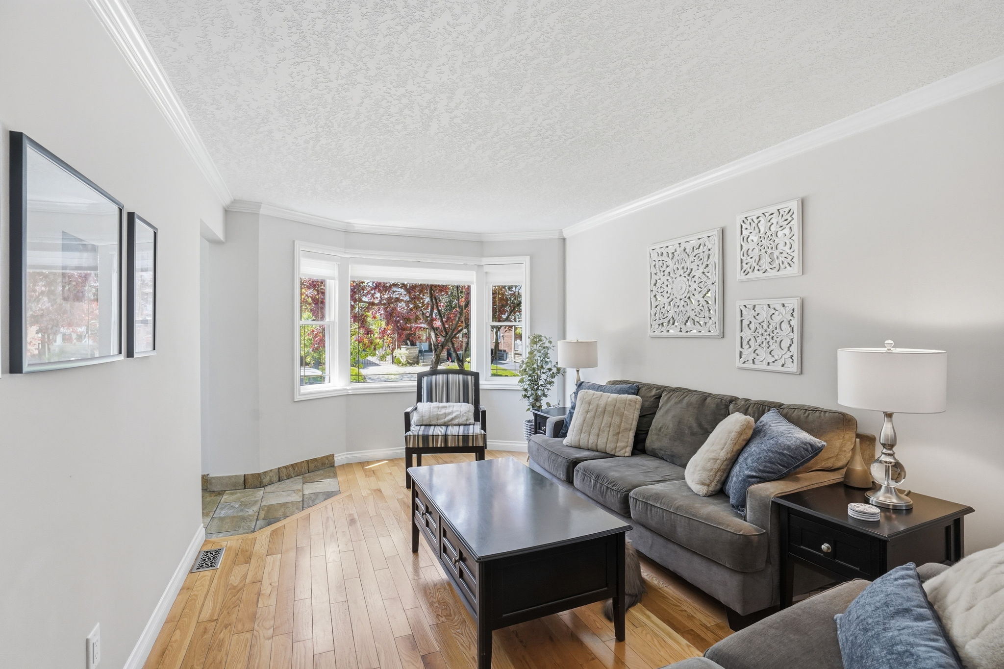 18-web-or-mls-18_Samantha Frank_215 Wexford Ave S