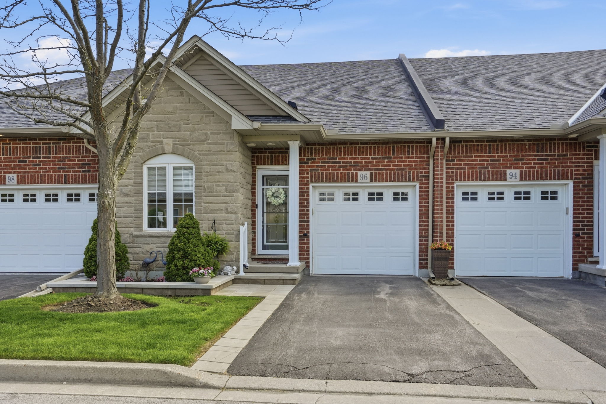2-web-or-mls-02-Samantha Frank_96 Abbotsford Trail