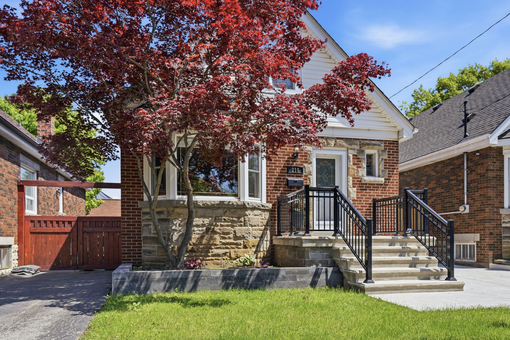 3-web-or-mls-3_Samantha Frank_215 Wexford Ave S