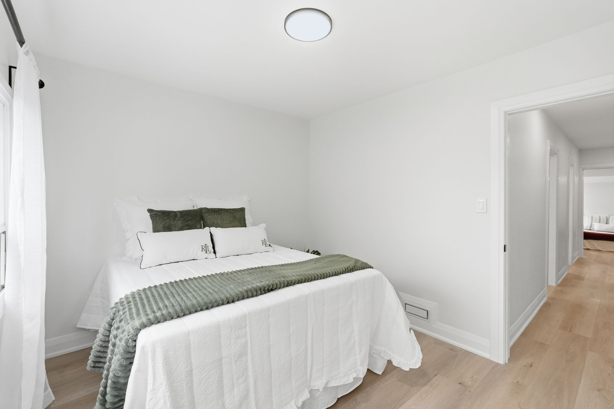 33-web-or-mls-33-Ilona Verlint_205 Locke St