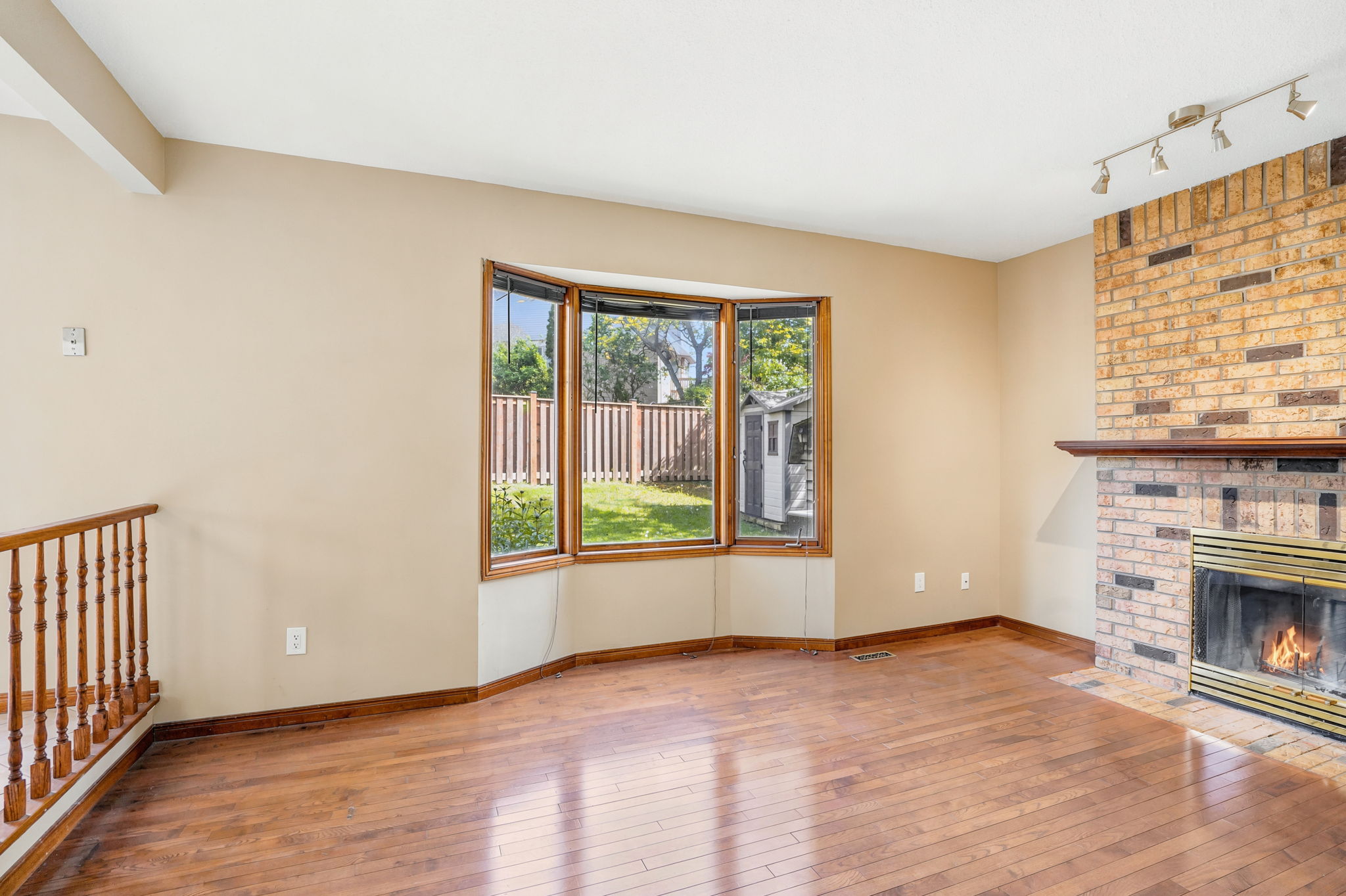 35-web-or-mls-35-Frank_35 Amblecote Pl, Hamilton