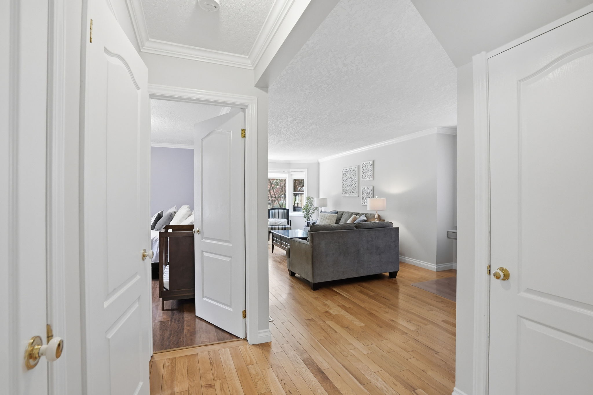 36-web-or-mls-36_Samantha Frank_215 Wexford Ave S