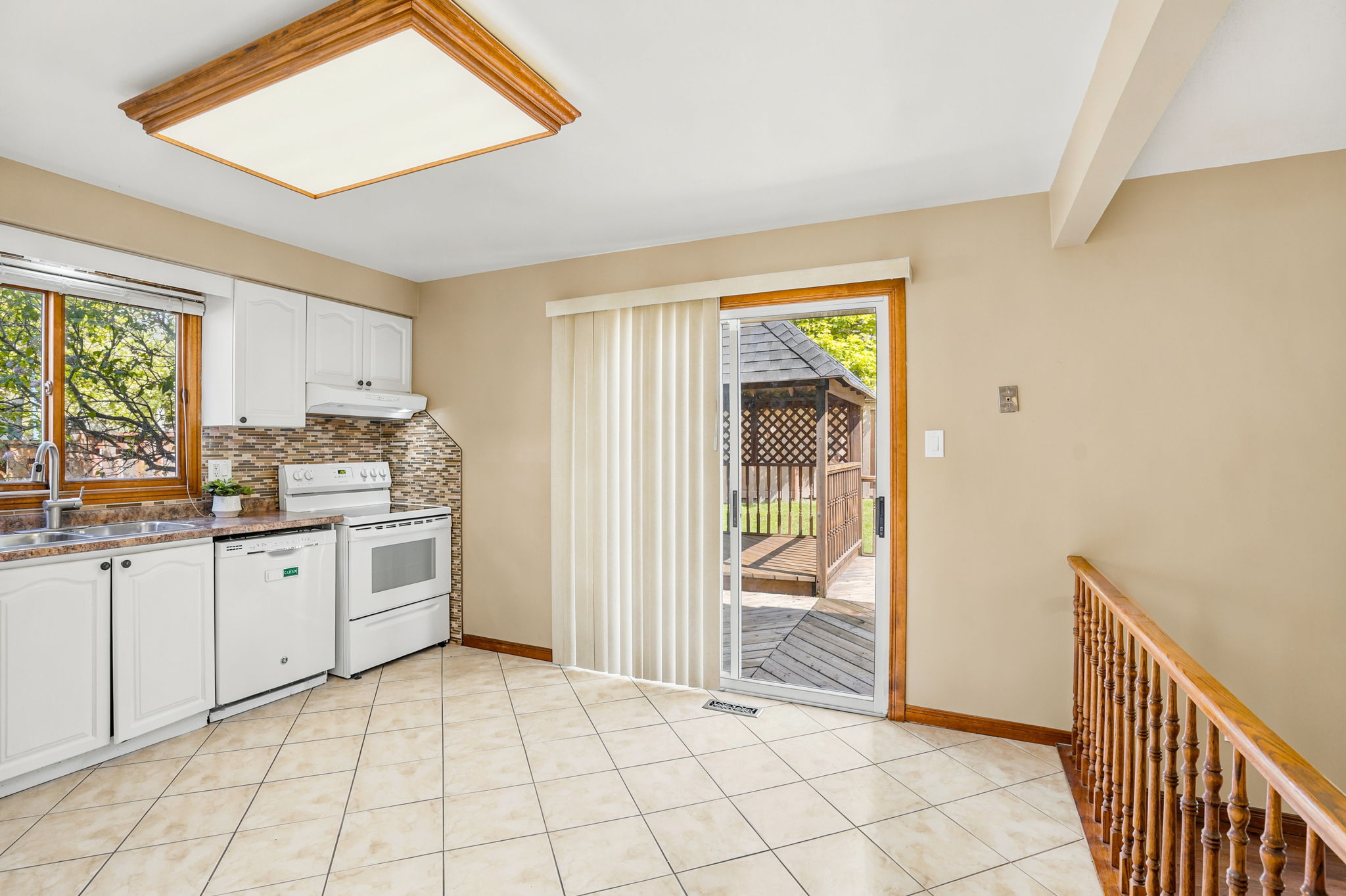 38-web-or-mls-38-Frank_35 Amblecote Pl, Hamilton
