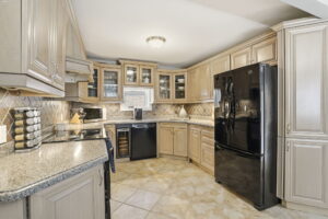 41-web-or-mls-41_Samantha Frank_215 Wexford Ave S
