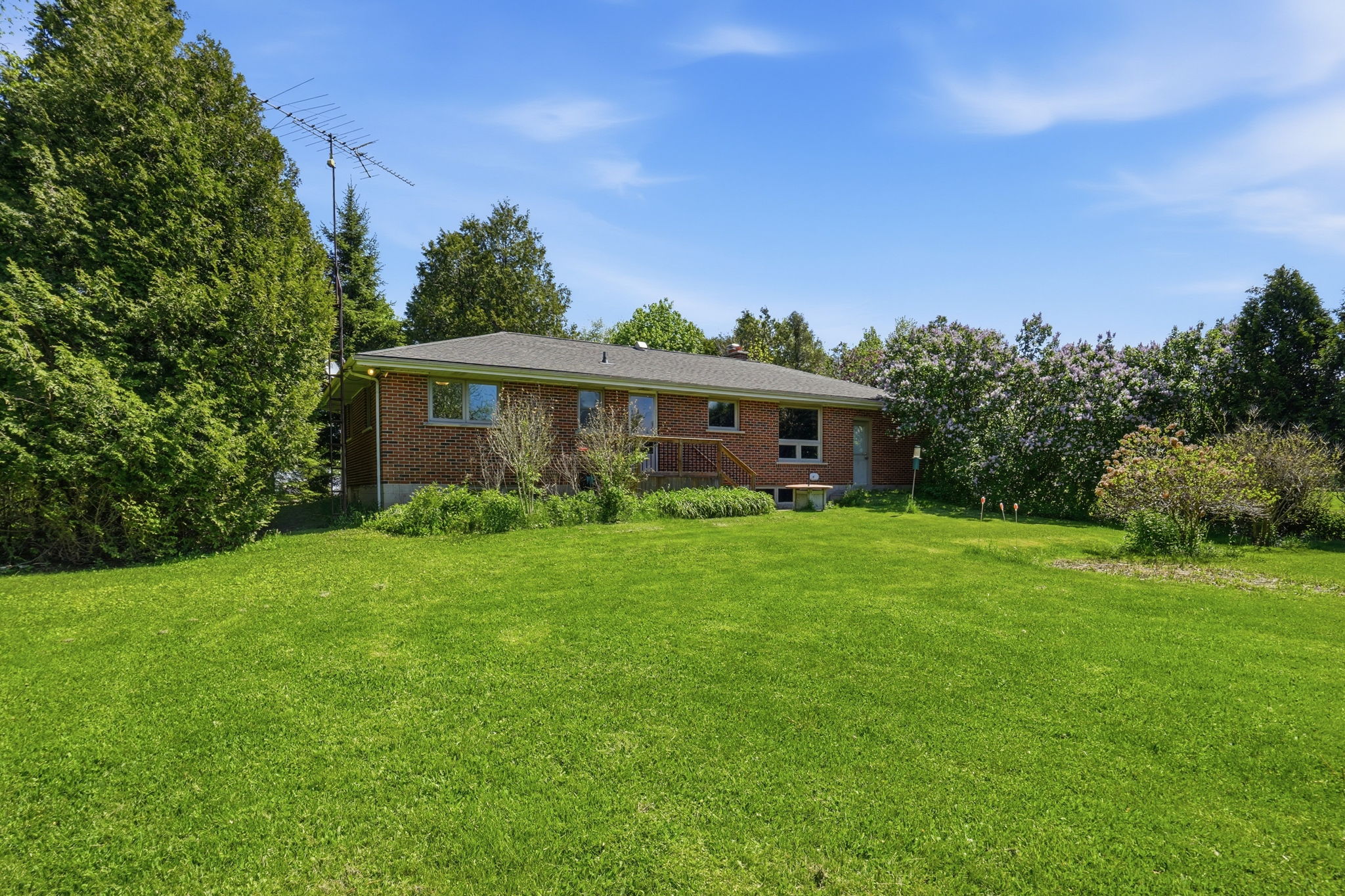 46-web-or-mls-46-Jeff Frank_1961 Centre Rd