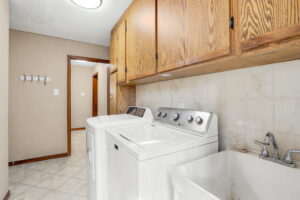 47-web-or-mls-47-Frank_35 Amblecote Pl, Hamilton
