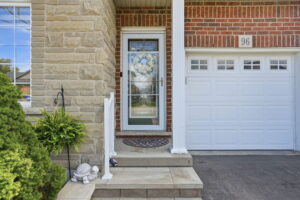 5-web-or-mls-05-Samantha Frank_96 Abbotsford Trail