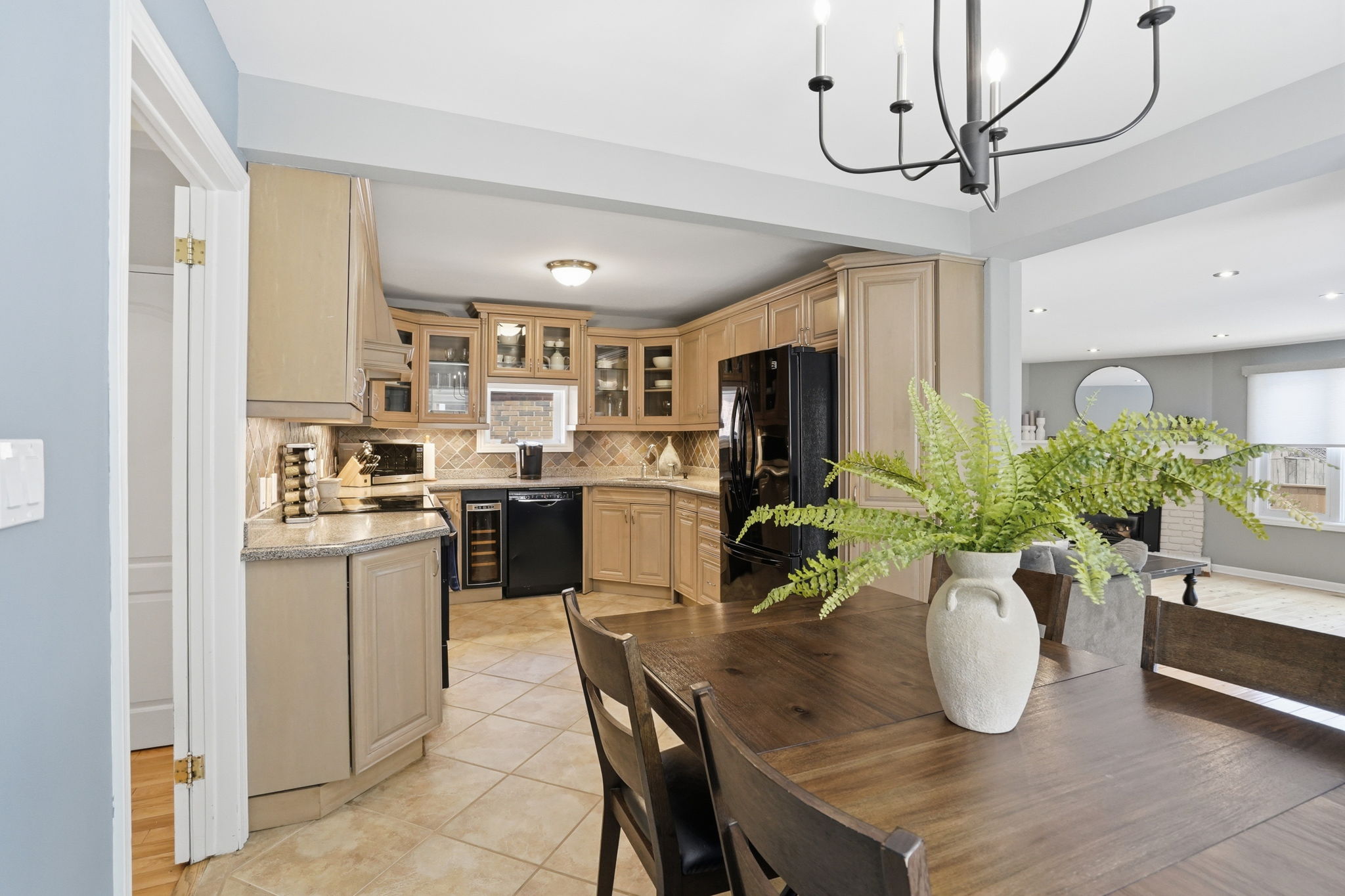 51-web-or-mls-51_Samantha Frank_215 Wexford Ave S