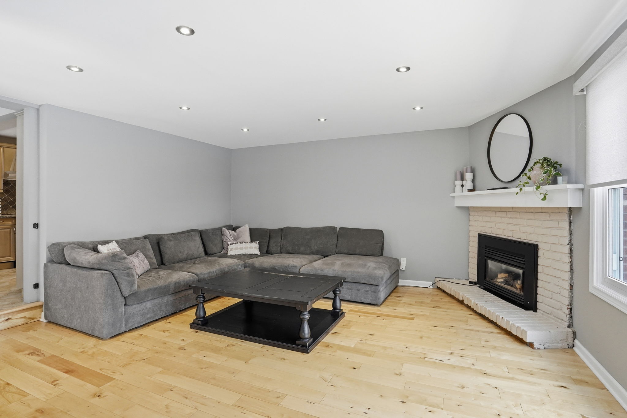 53-web-or-mls-53_Samantha Frank_215 Wexford Ave S