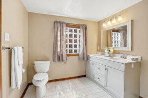 61-web-or-mls-61-Frank_35 Amblecote Pl, Hamilton
