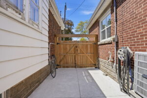 67-web-or-mls-67_Samantha Frank_215 Wexford Ave S