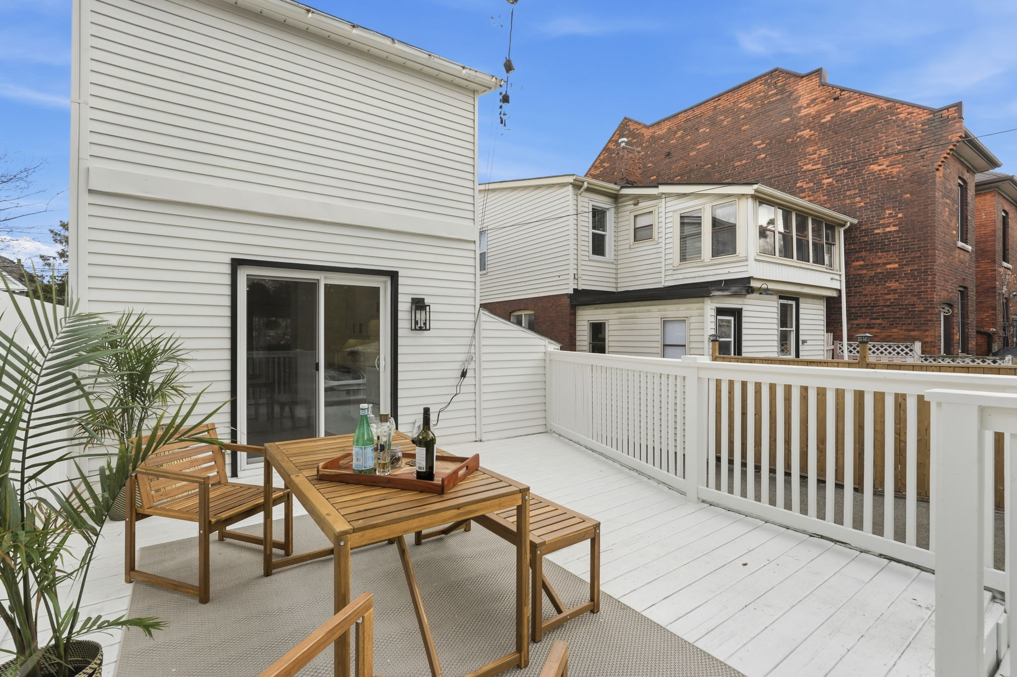 77-web-or-mls-77-Ilona Verlint_205 Locke St