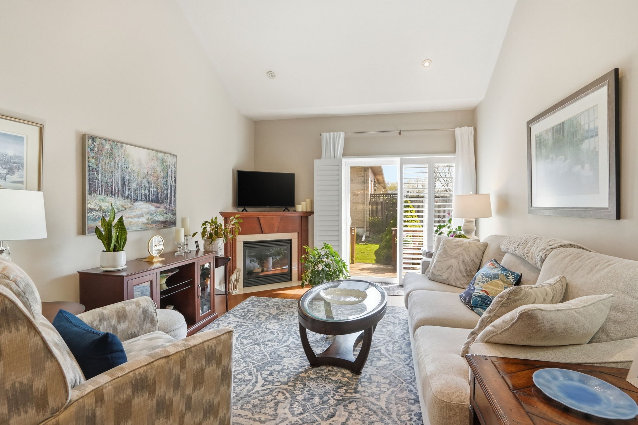 8-web-or-mls-08-Samantha Frank_96 Abbotsford Trail