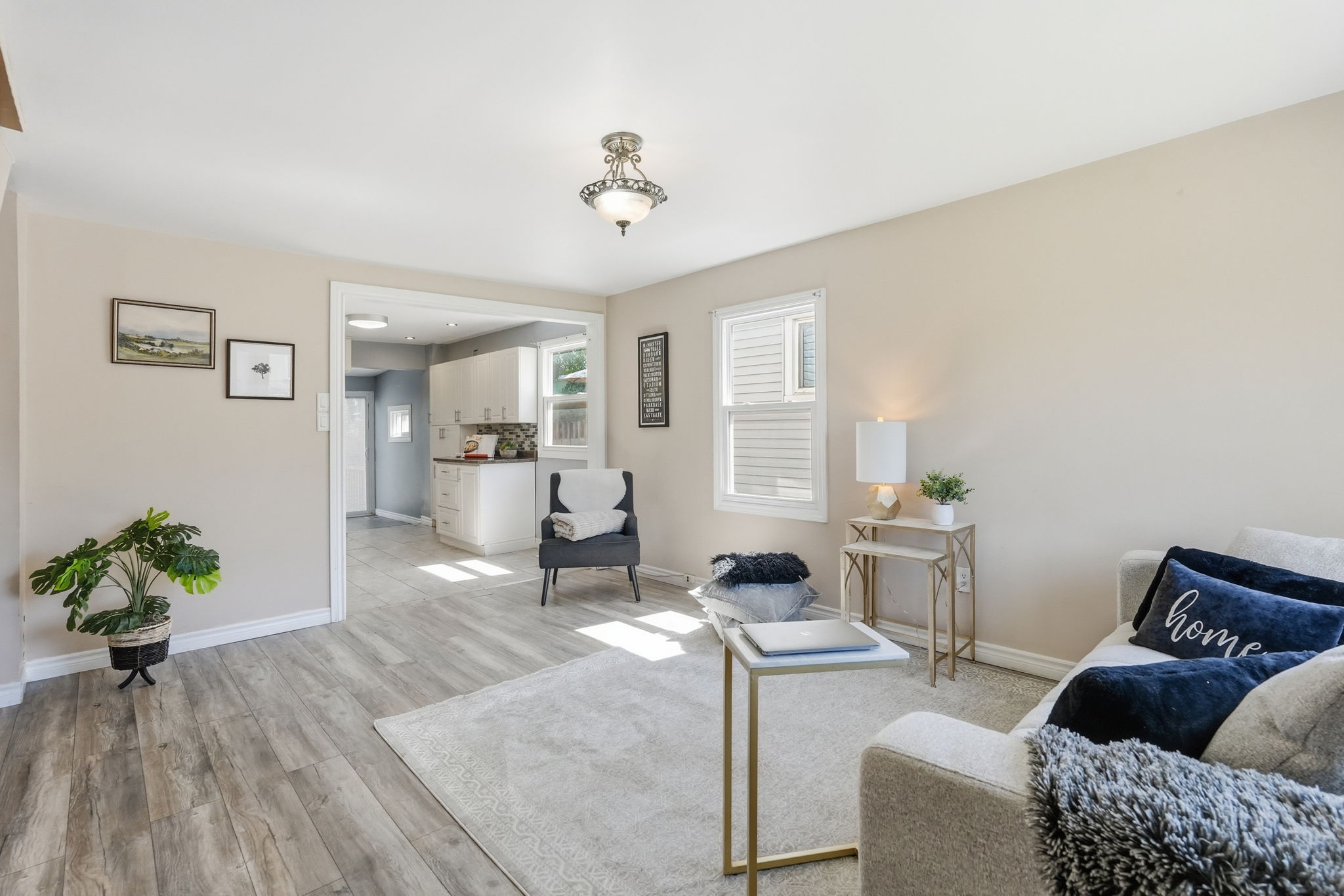 10-web-or-mls-10-Ilona Verlint_53 Dalhousie Ave