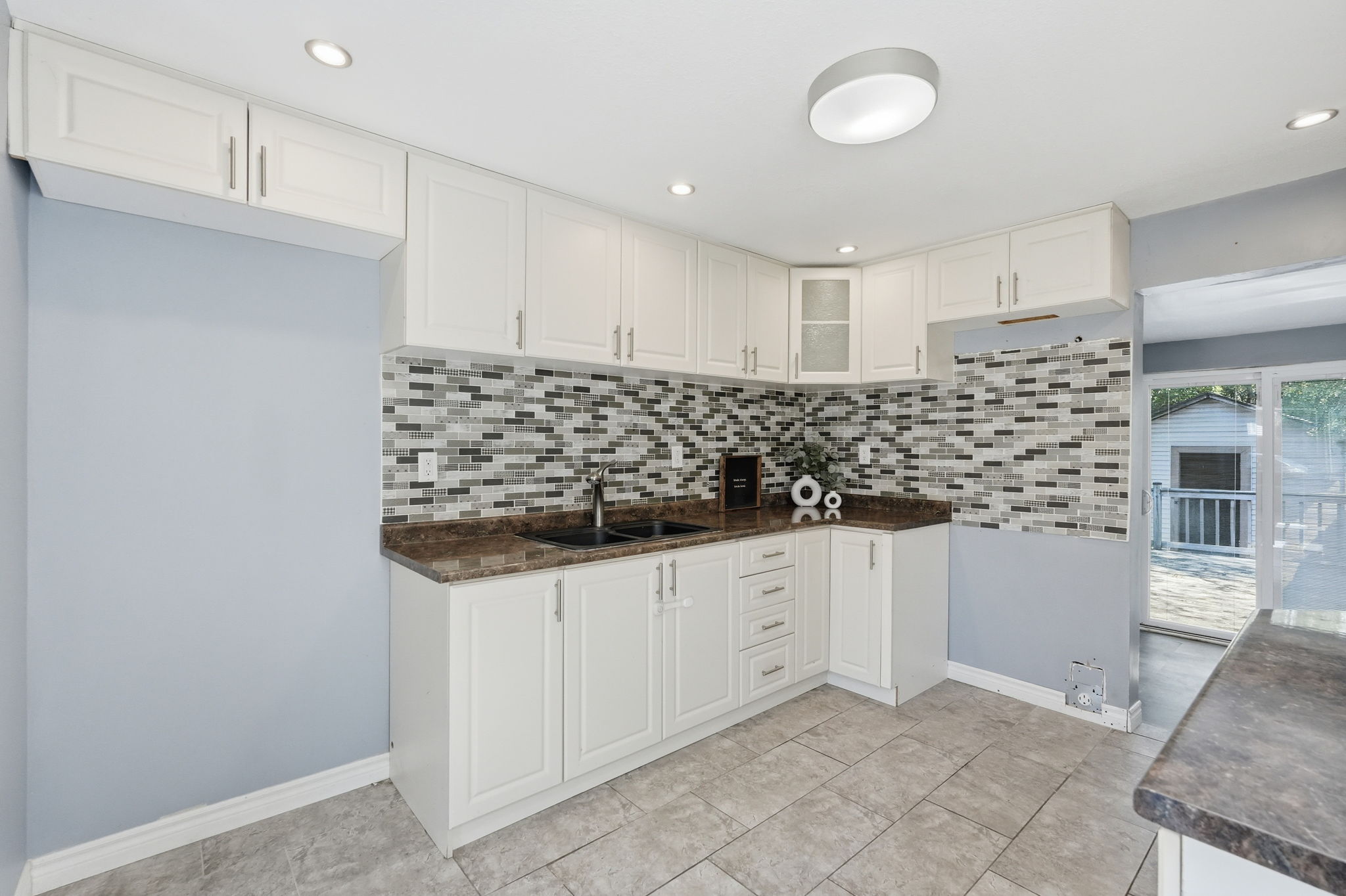15-web-or-mls-15-Ilona Verlint_53 Dalhousie Ave