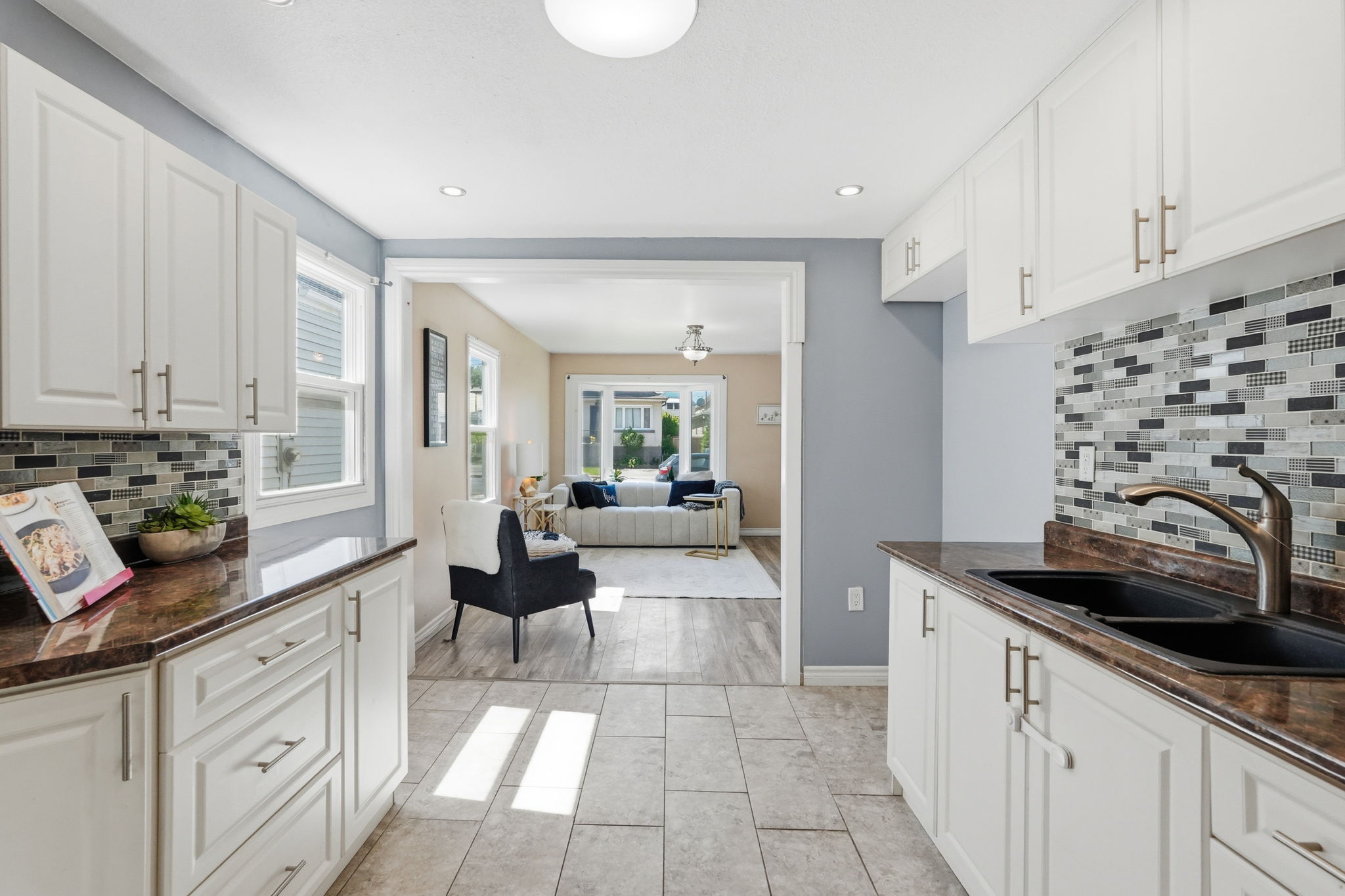 17-web-or-mls-17-Ilona Verlint_53 Dalhousie Ave