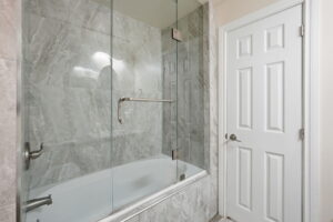 27-web-or-mls-27-Ilona Verlint_53 Dalhousie Ave