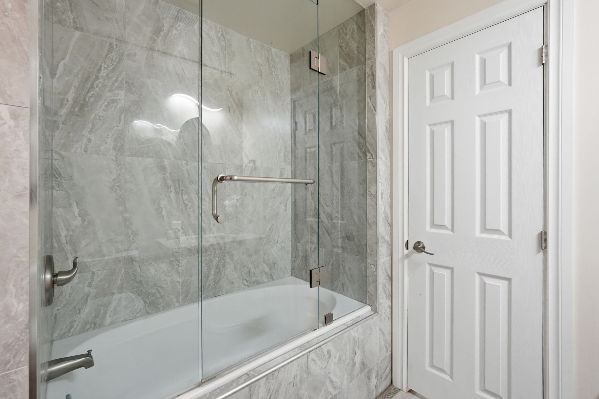 27-web-or-mls-27-Ilona Verlint_53 Dalhousie Ave