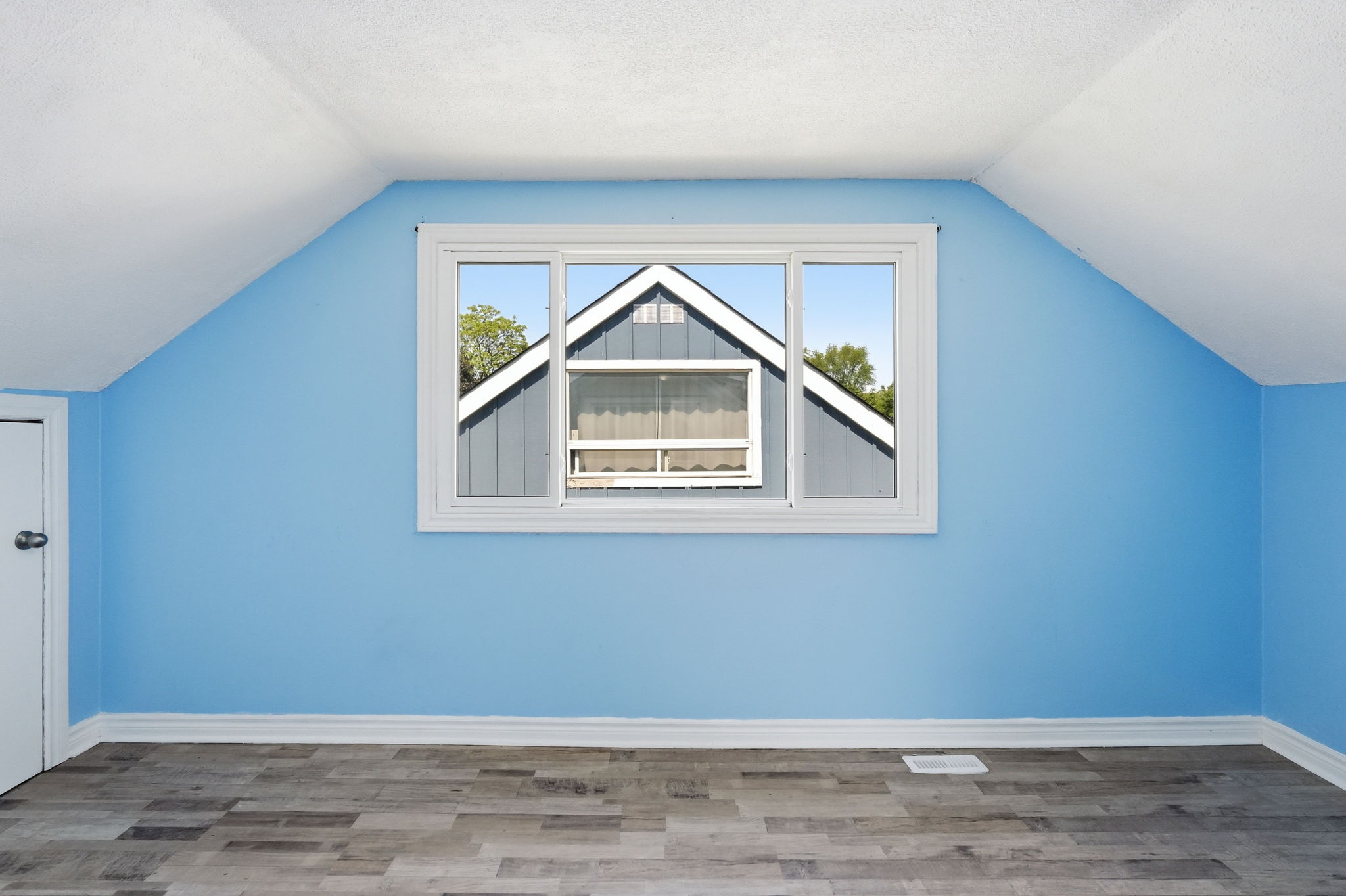 33-web-or-mls-33-Ilona Verlint_53 Dalhousie Ave