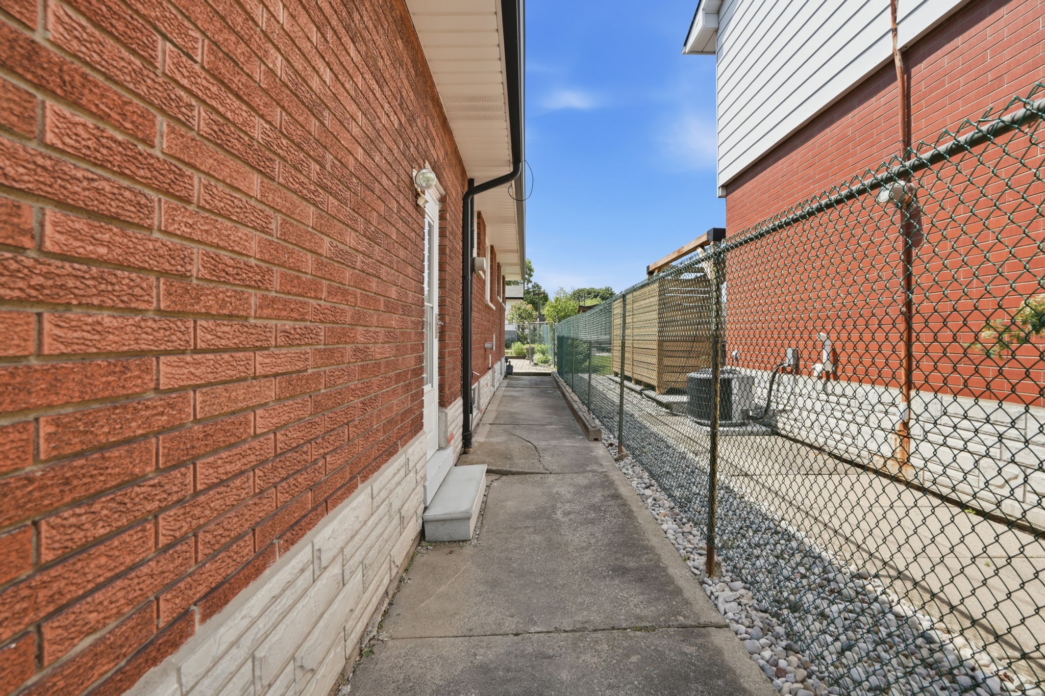 47-web-or-mls-47_Dane Pirro_2 Deerborn Dr