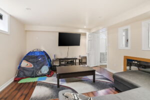 50-web-or-mls-50-Hamilton_Frank_44 San Paulo Dr