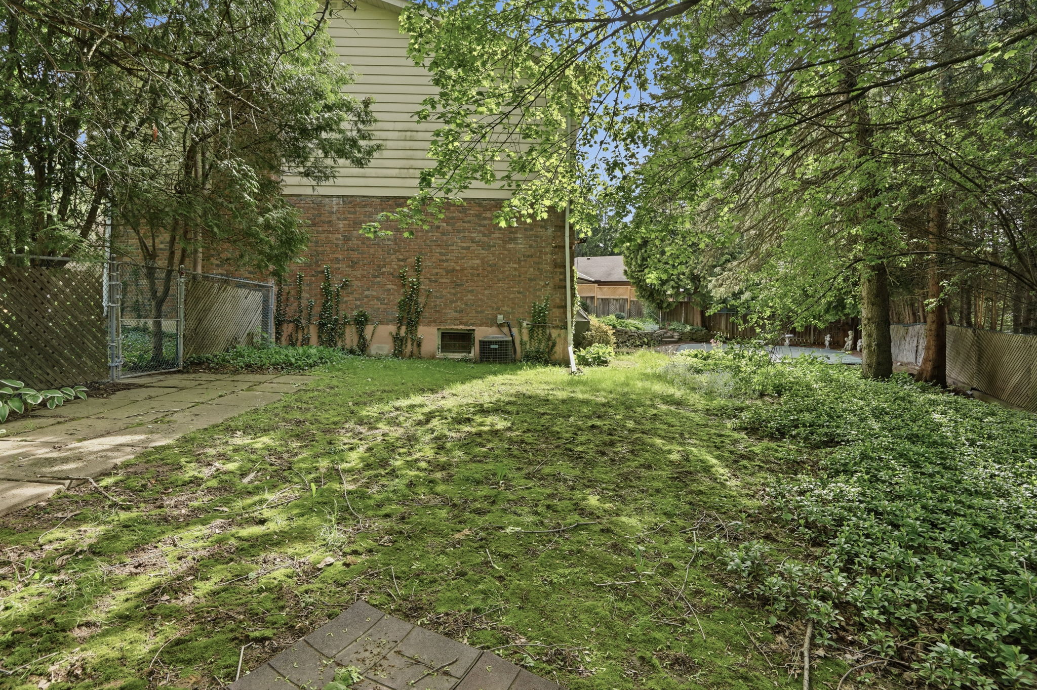 80-web-or-mls-80-Samantha Frank_39 Maureen Ave
