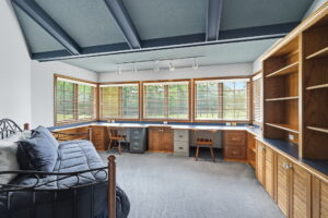 32-web-or-mls-32-Renzo Passaretti_1046 Book Rd W