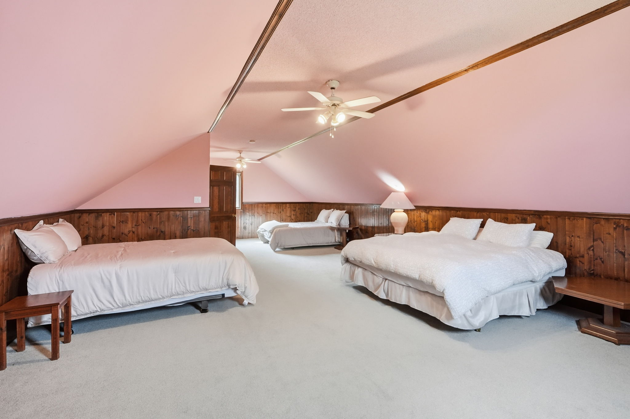 40-web-or-mls-40-Renzo Passaretti_1046 Book Rd W