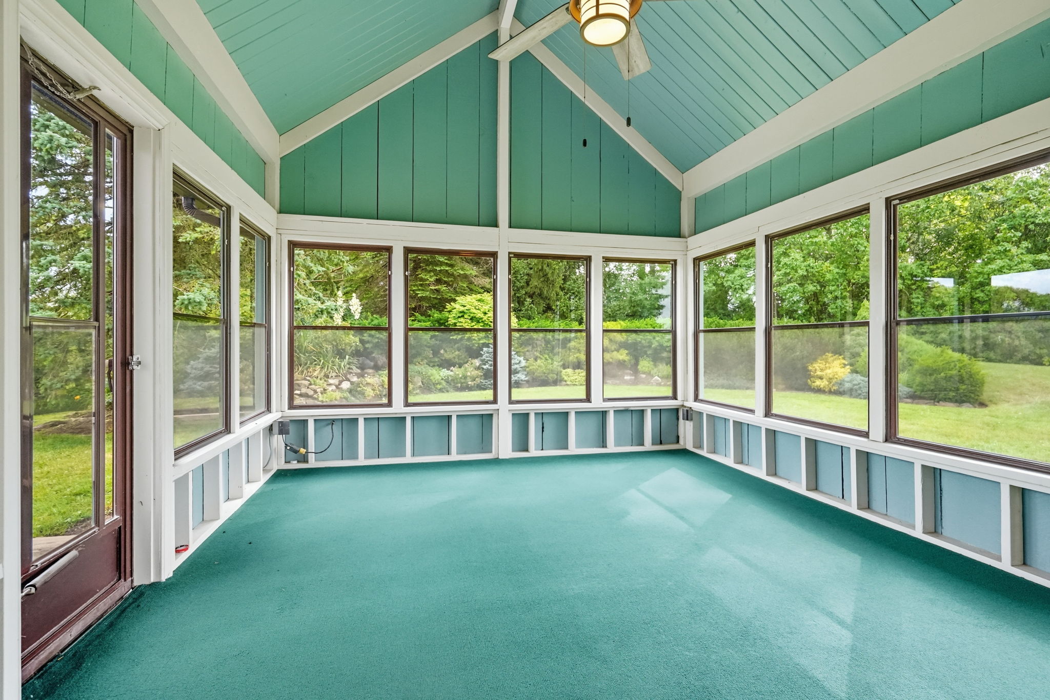44-web-or-mls-44-Renzo Passaretti_1046 Book Rd W