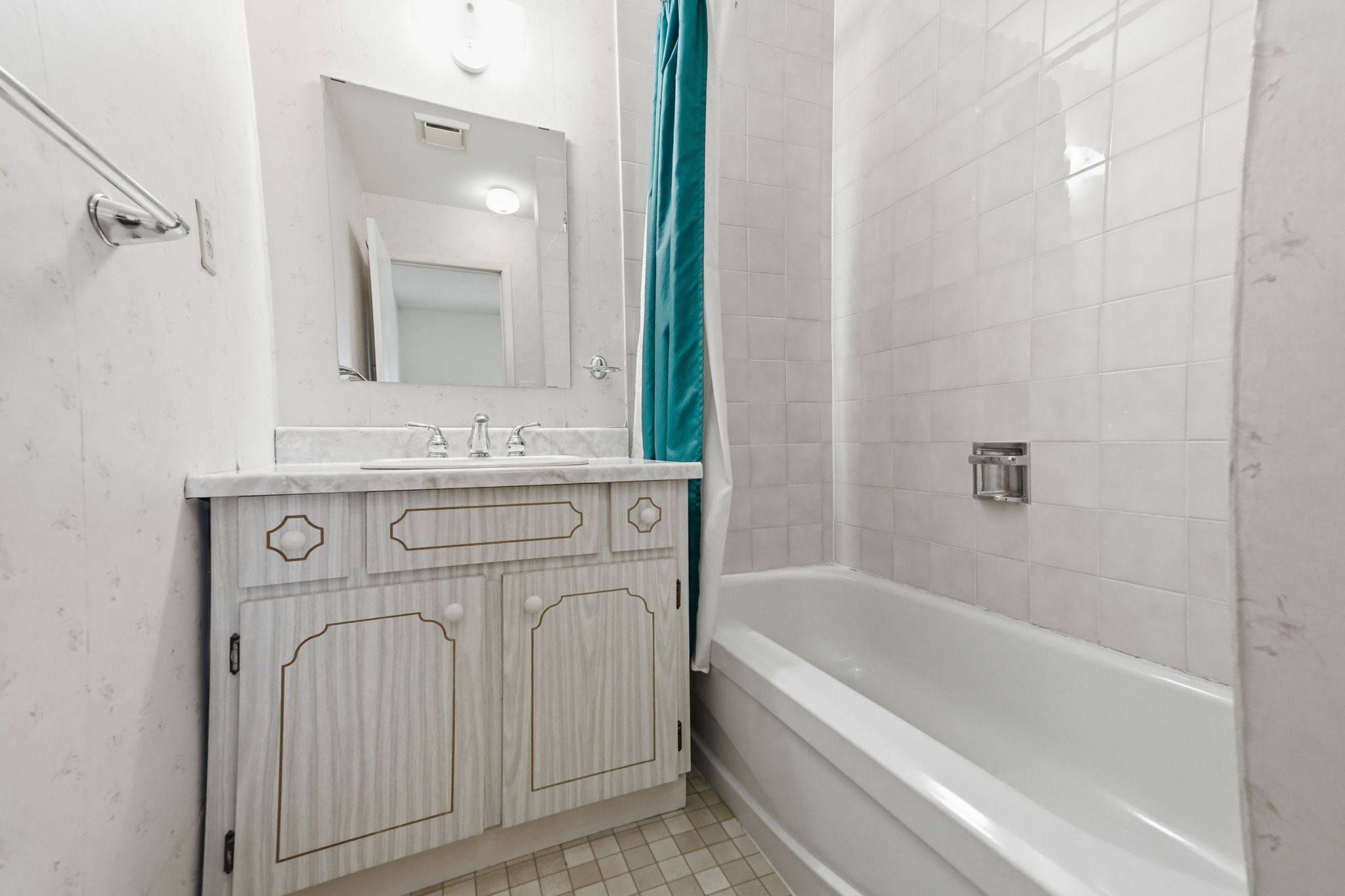 83-web-or-mls-83-Renzo Passaretti_1046 Book Rd W