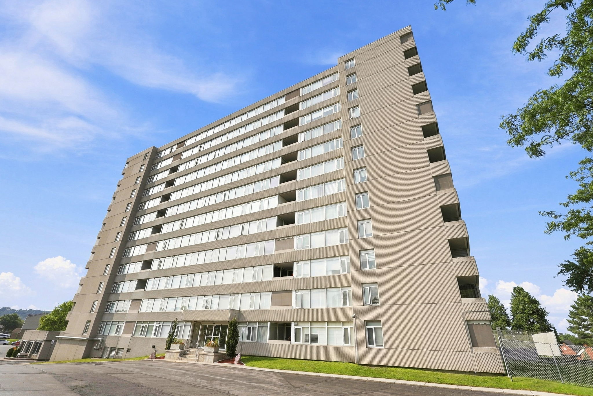 1-web-or-mls-1-Samantha Frank_40 Harrisford St 904
