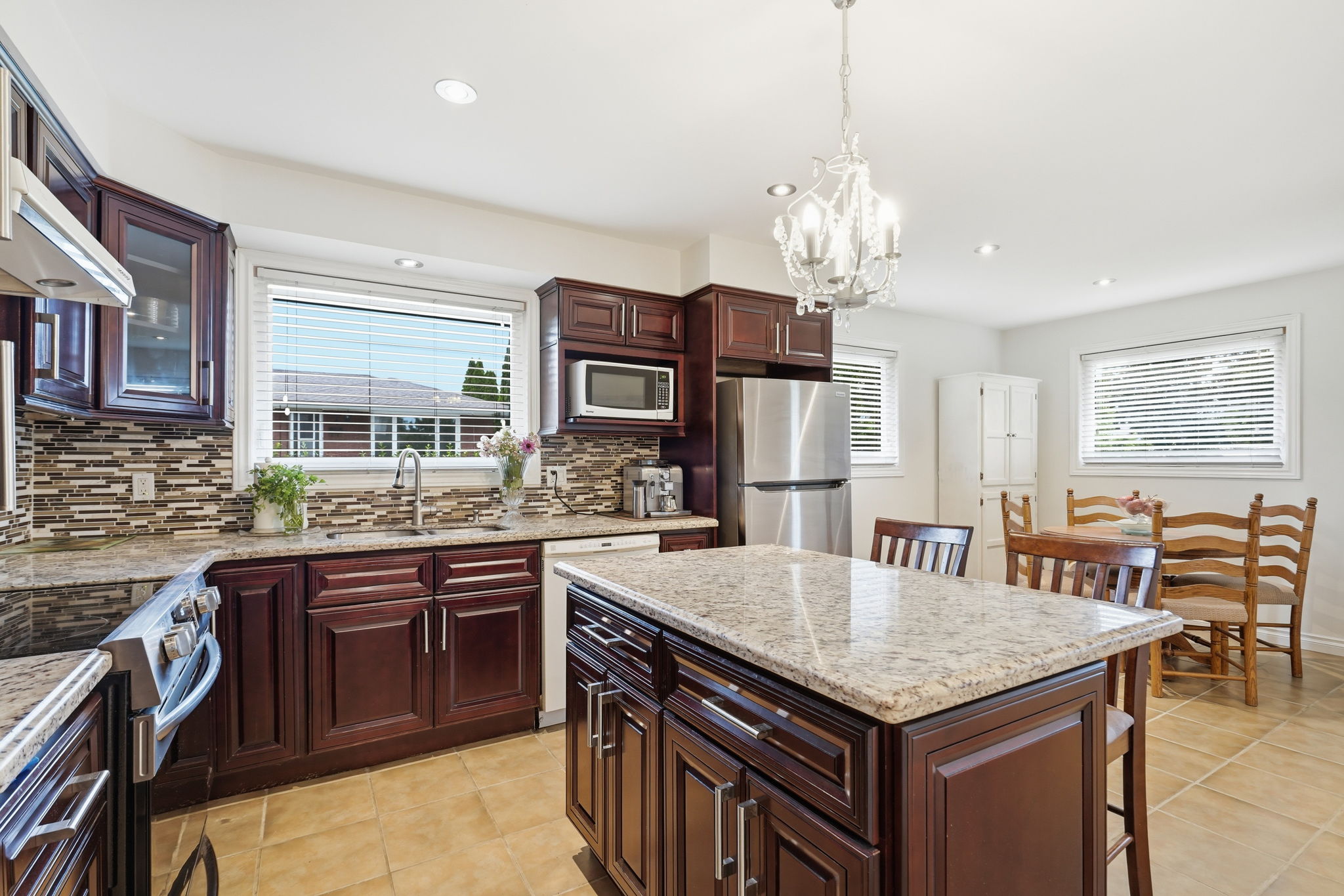 12-web-or-mls-12-Renzo Passaretti_76 Orphir Rd