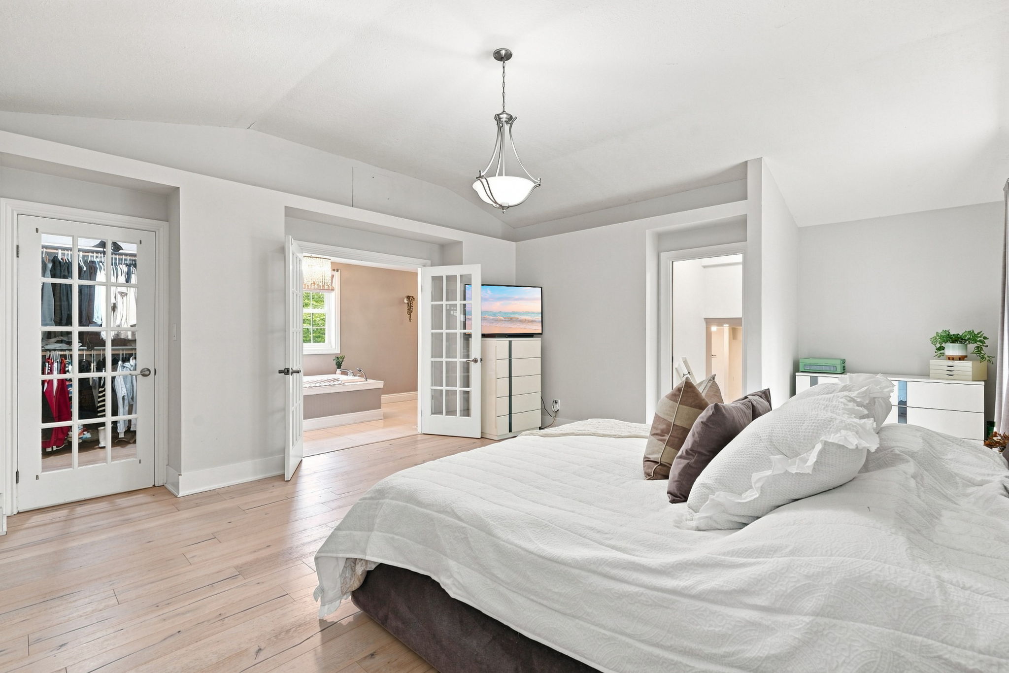 35-web-or-mls-39- Dane Pirro_110 Old Ancaster Rd-