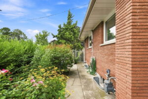 39-web-or-mls-39-Renzo Passaretti_76 Orphir Rd