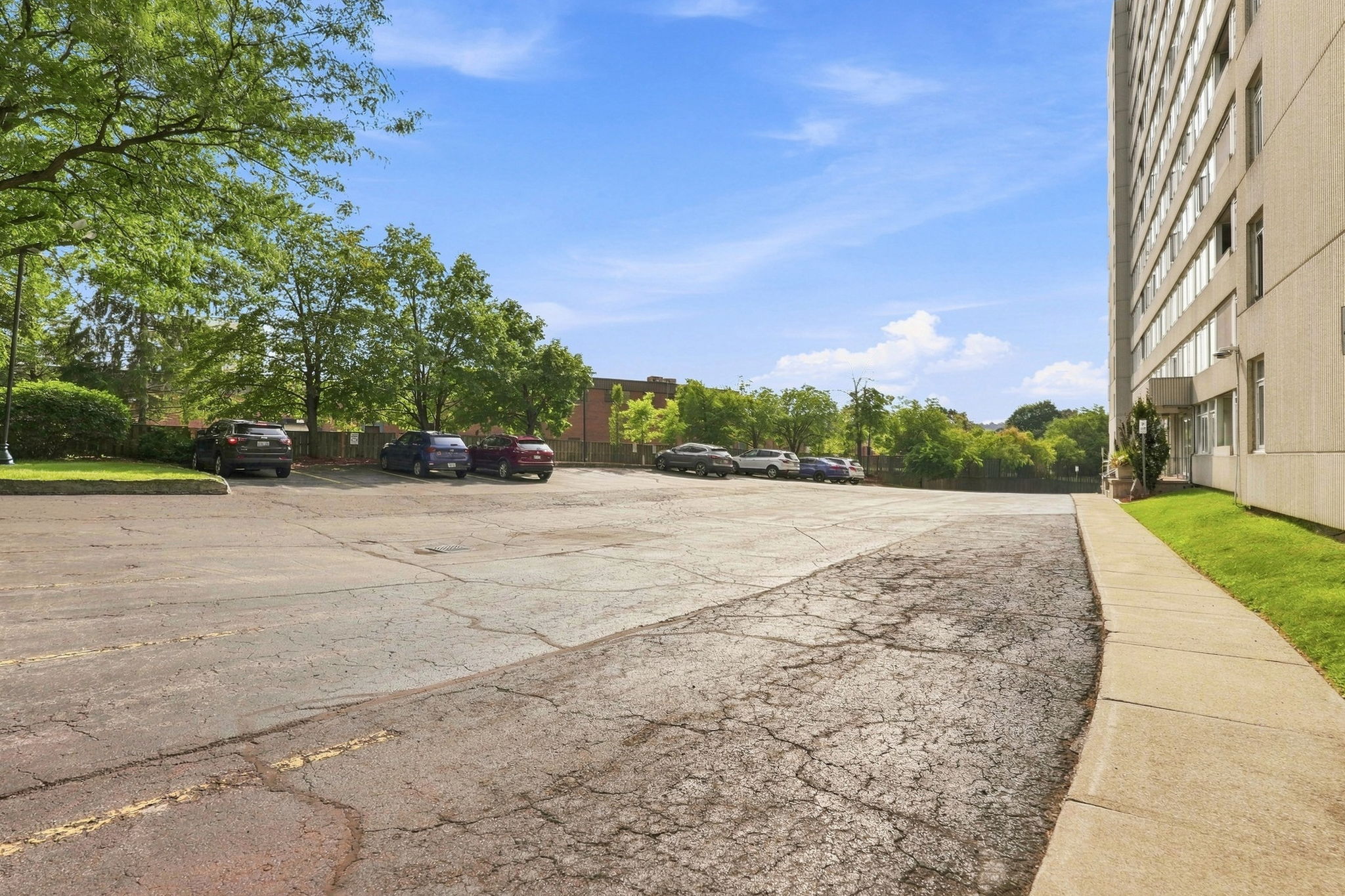 5-web-or-mls-5-Samantha Frank_40 Harrisford St 904