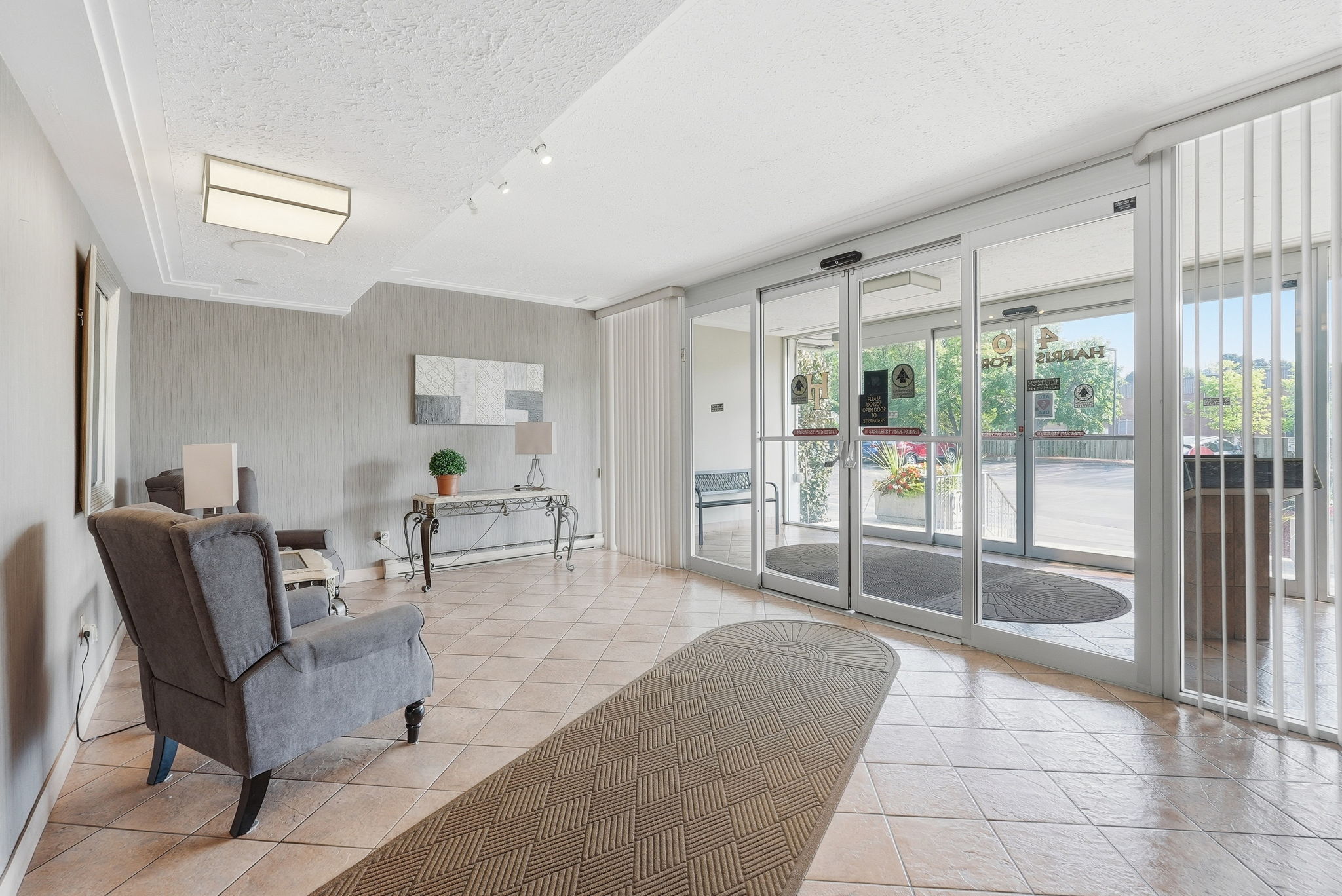 7-web-or-mls-7-Samantha Frank_40 Harrisford St 904