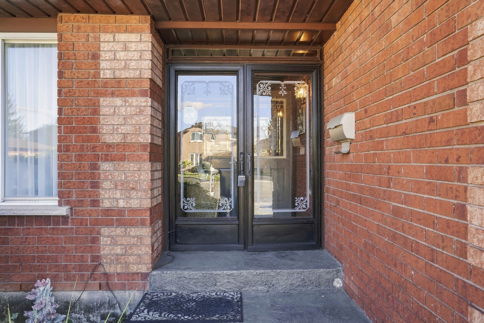 10-web-or-mls-7_Argon_Ct_Hamilton_ON_L9C_7E5_075