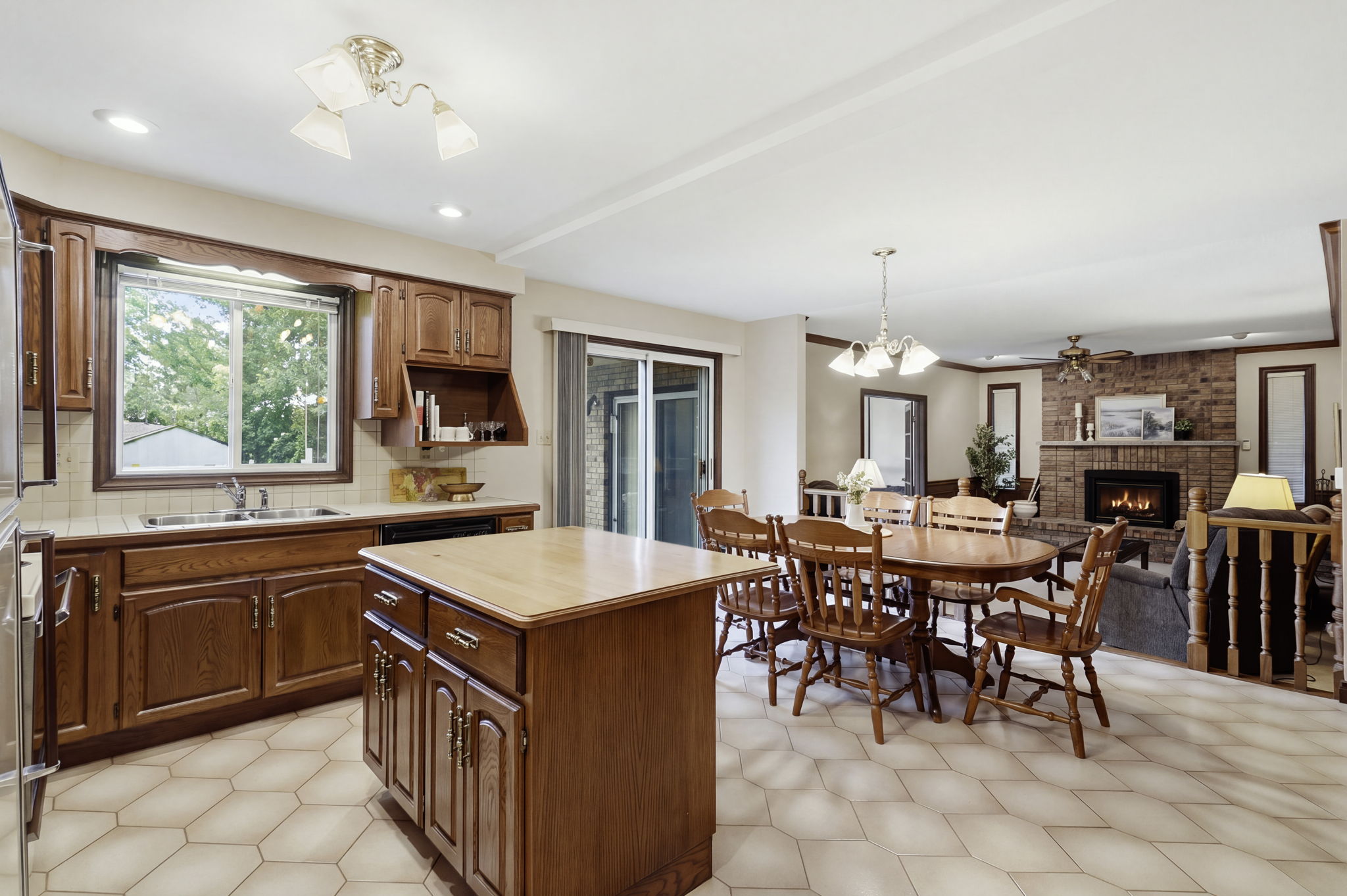 15-web-or-mls-85_05-Dane Pirro_4 Nellida Crescent