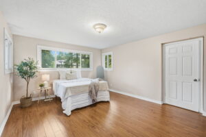 22-web-or-mls-22-Ilona Verlint_8 Emming Ct