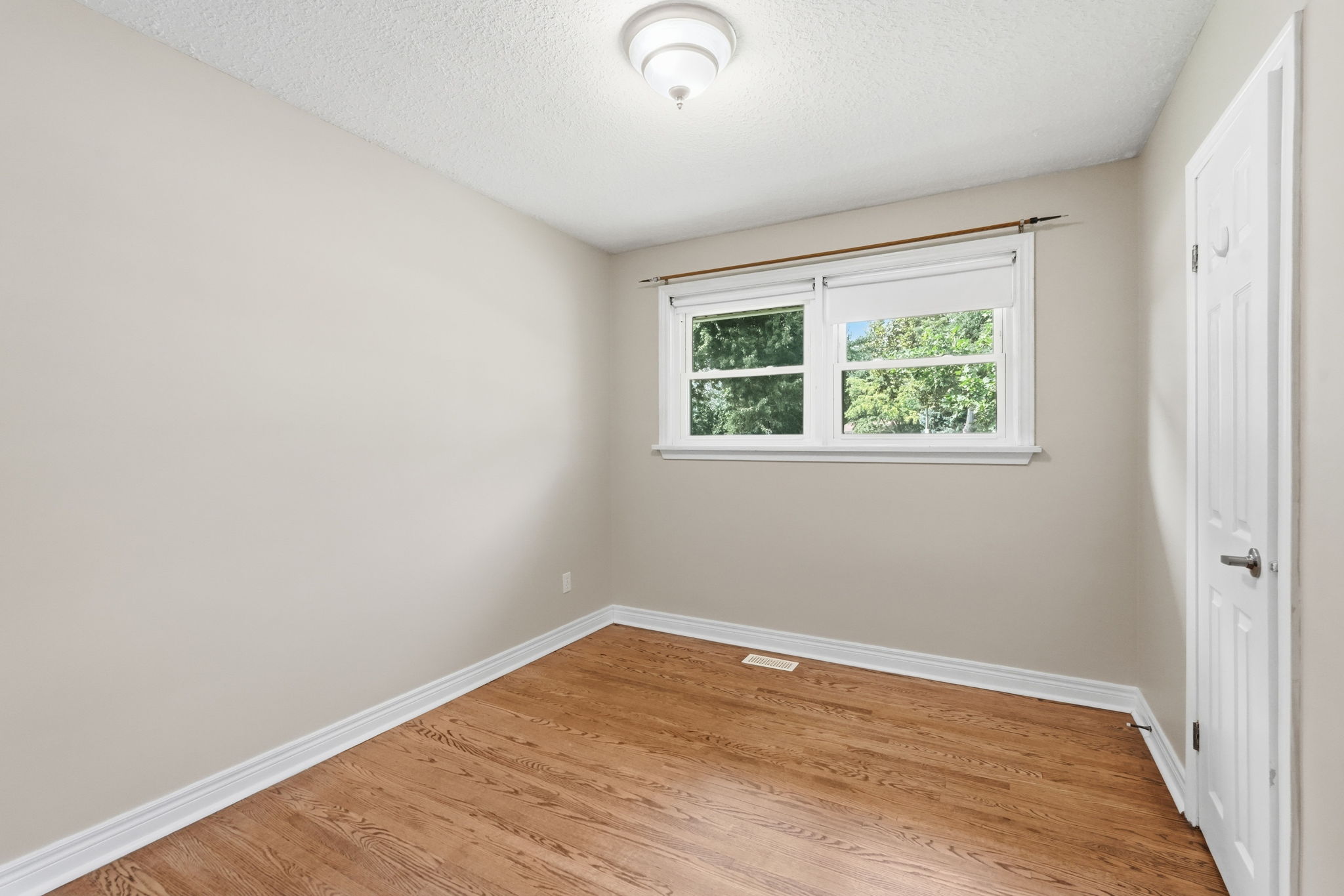 29-web-or-mls-29-Ilona Verlint_8 Emming Ct
