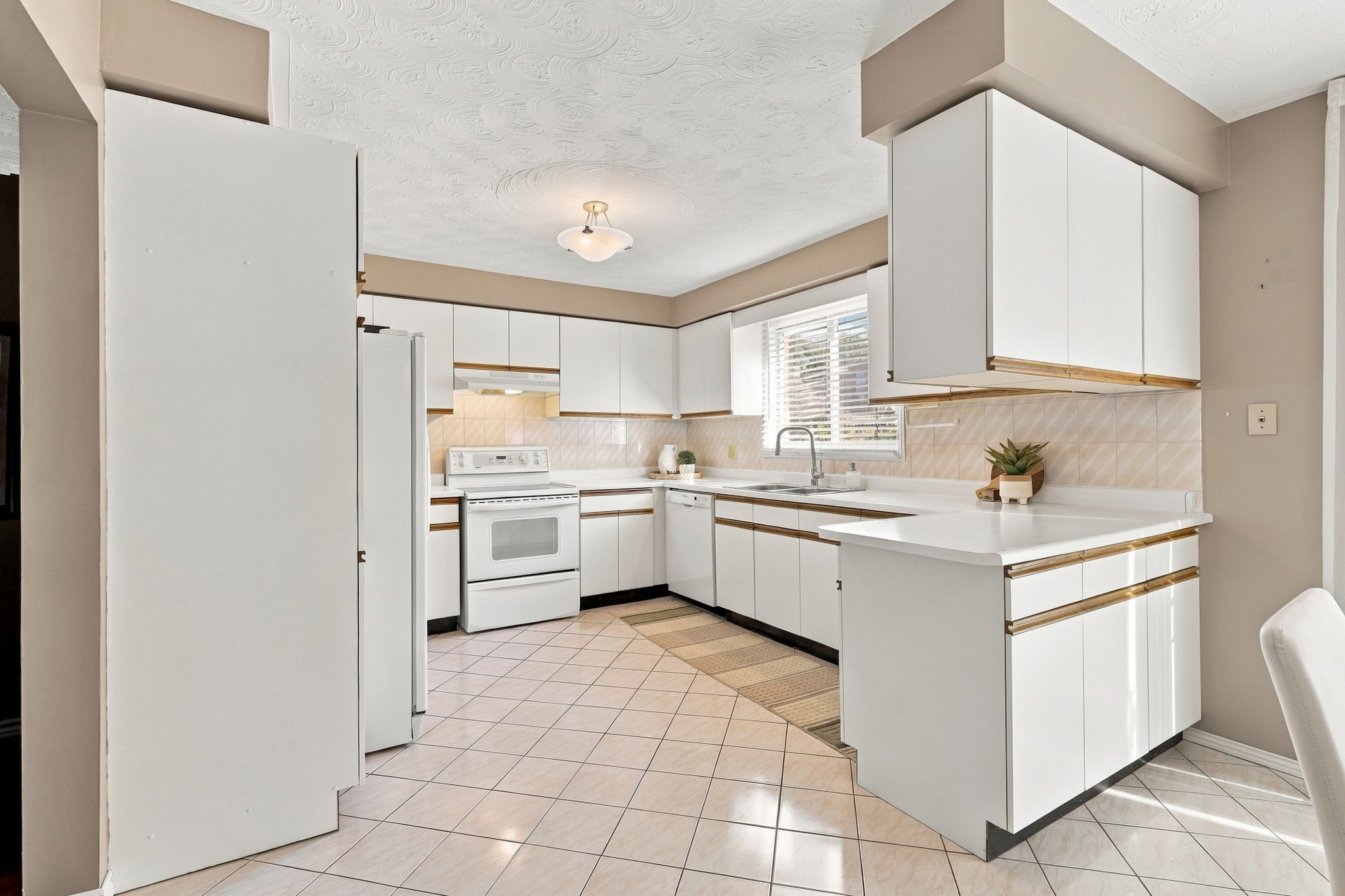 29-web-or-mls-7_Argon_Ct_Hamilton_ON_L9C_7E5_017