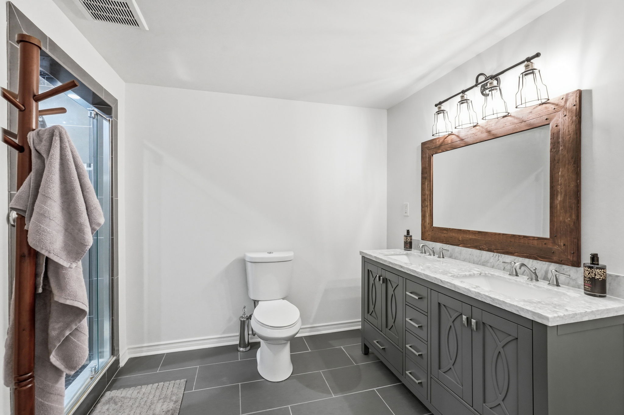 38-web-or-mls-038_Ilona Verlint_5 Murphy Ln
