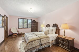 48-web-or-mls-50-Dane Pirro_4 Nellida Crescent