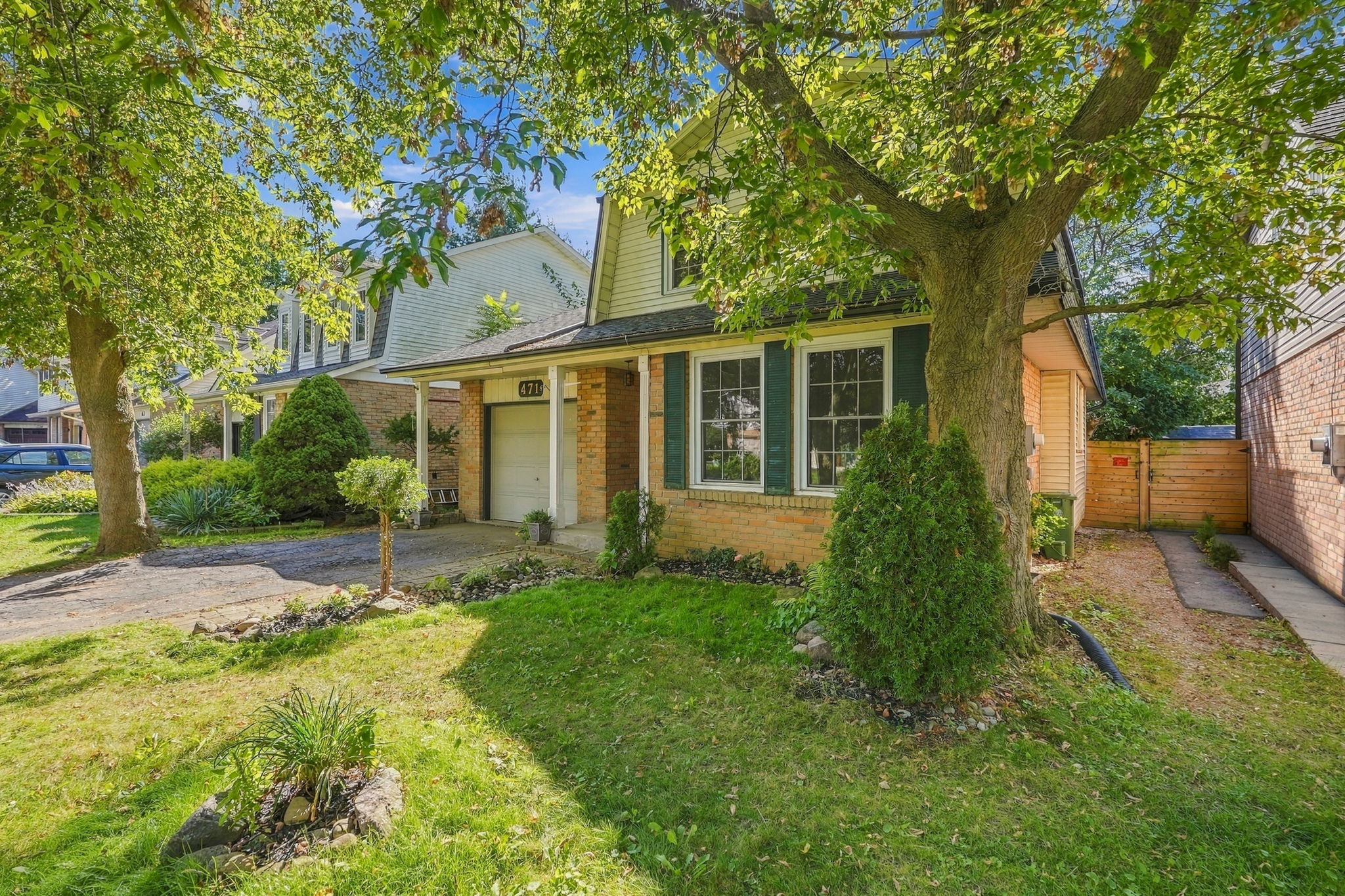 55-web-or-mls-58-Samantha Frank - 471 Knightsbridge Crescent_