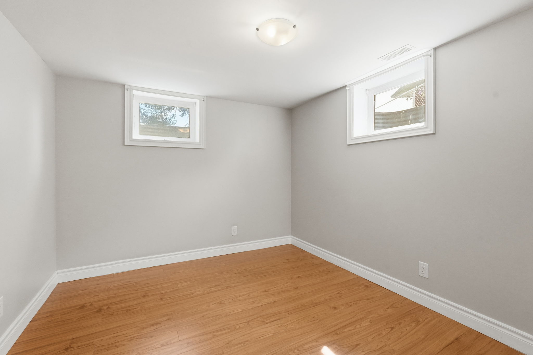 58-web-or-mls-58-Ilona Verlint_8 Emming Ct