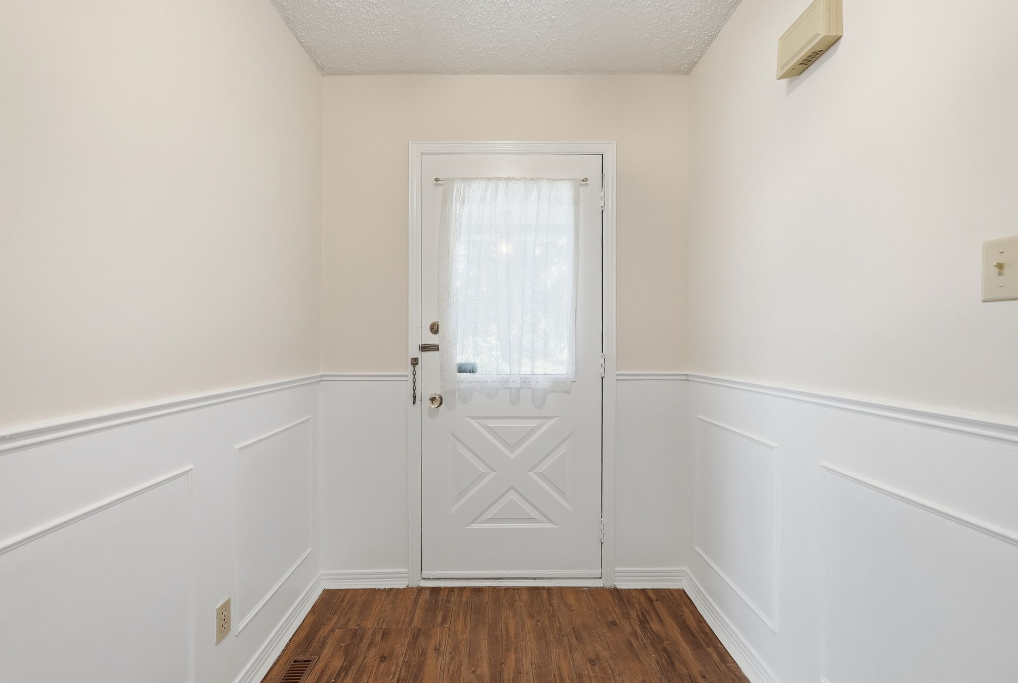 59-web-or-mls-61-Samantha Frank - 471 Knightsbridge Crescent_