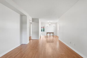 61-web-or-mls-66-Samantha Frank - 471 Knightsbridge Crescent_