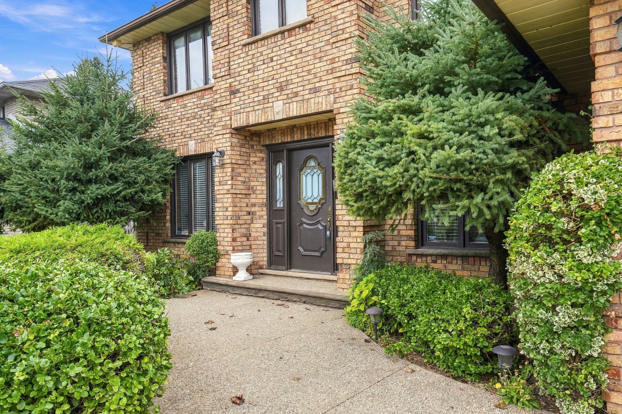 7-web-or-mls-07-Dane Pirro_4 Nellida Crescent