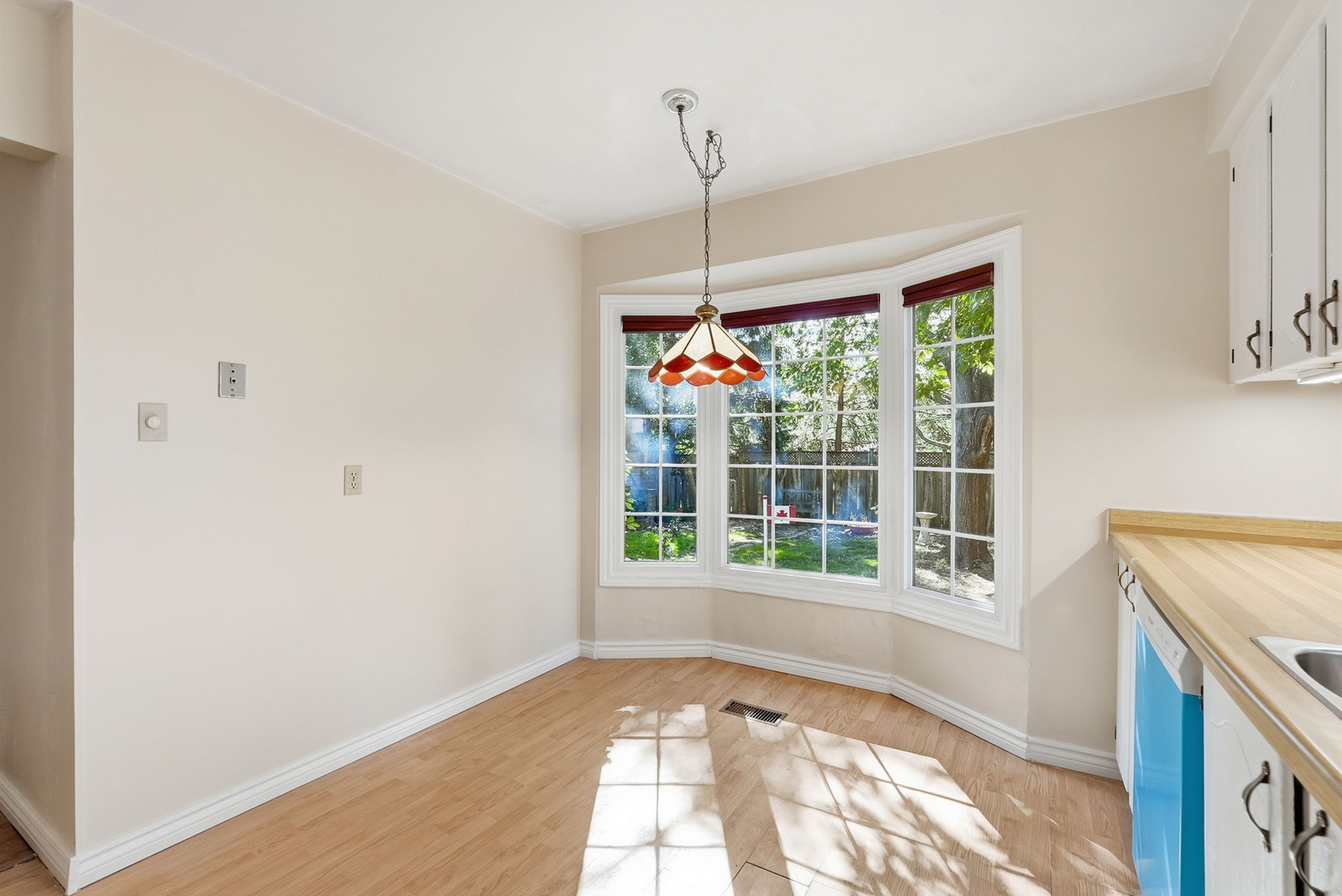 72-web-or-mls-78-Samantha Frank - 471 Knightsbridge Crescent_