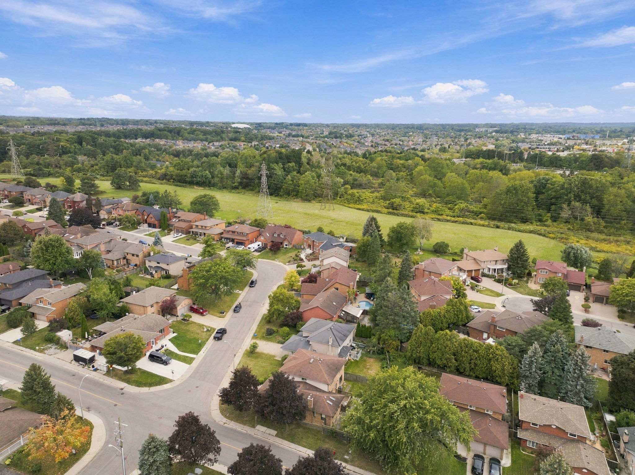 75-web-or-mls-77-Dane Pirro_4 Nellida Crescent